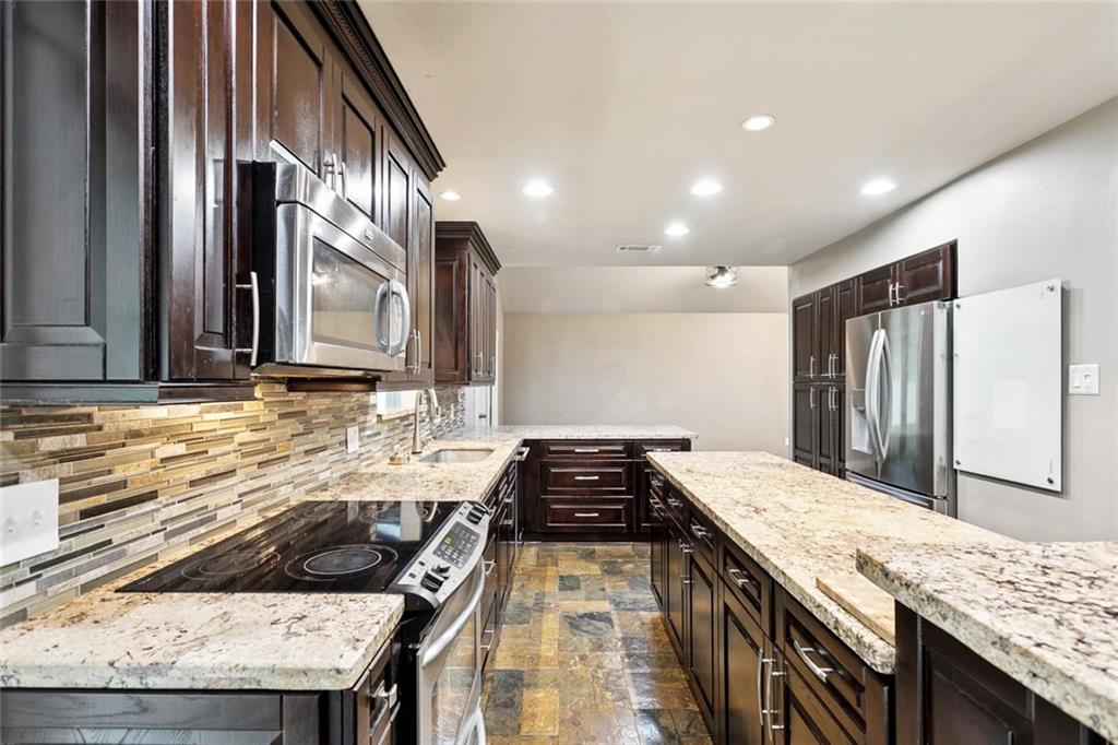 390 Azalea Drive Mandeville, LA 70471 - Photo 8 of 27