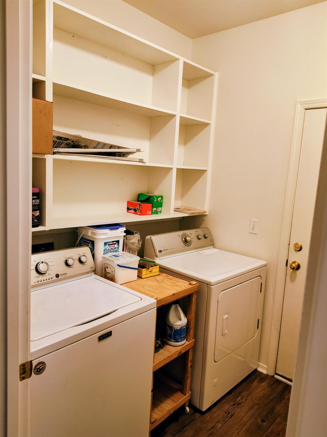 2846 Edgar Avenue Sanger, CA 93657 - Photo 16 of 25 a utility room with dryer and washer