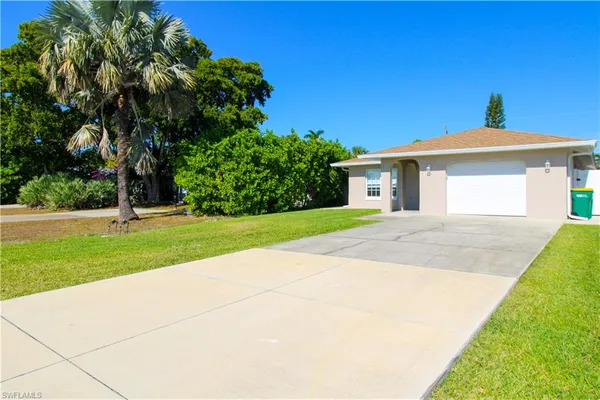 a view of an outdoor space and a yard