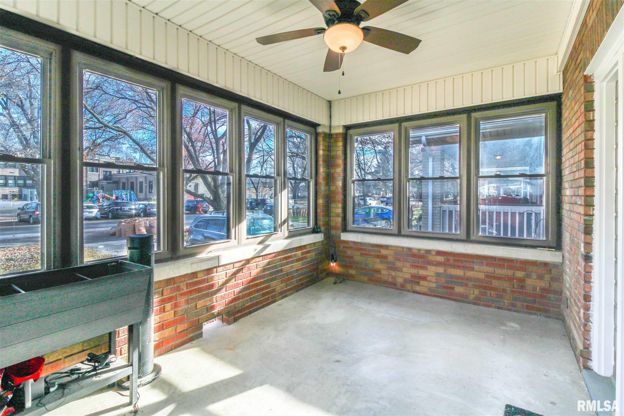 1709 Dial Court Springfield, IL 62704 - Photo 3 of 22 Gallery Image 3