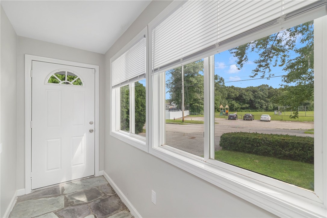 11 Frederick Street Warwick, RI 02888 - Photo 16 of 28