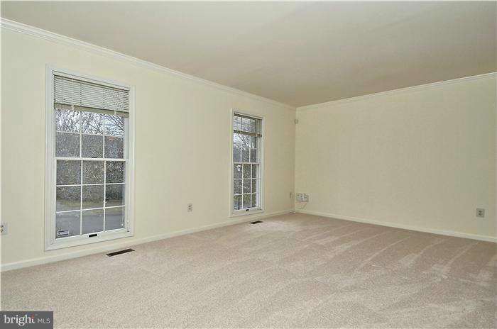13400 Autumn Ridge Lane Silver Spring, MD 20906 - Photo 2 of 18 Living Room