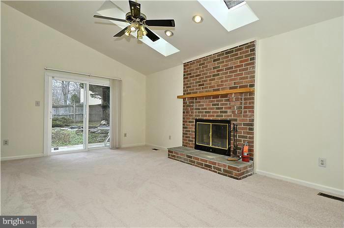 13400 Autumn Ridge Lane Silver Spring, MD 20906 - Photo 7 of 18 Family Room