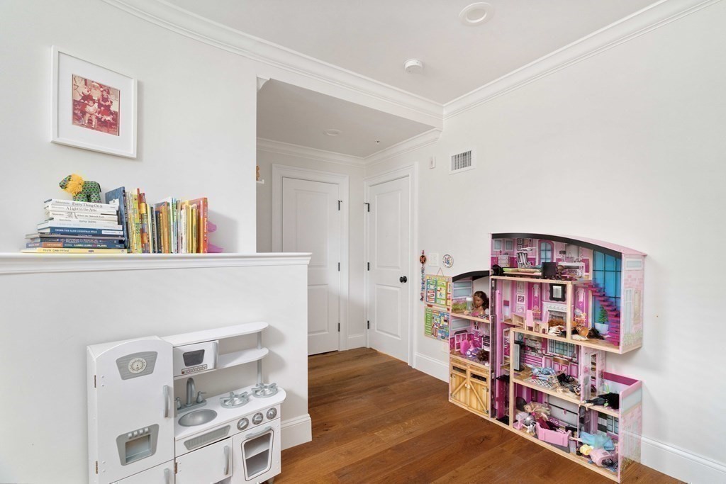 55 Addington Road, Unit 1 Brookline, MA 02445 - Photo 19 of 33