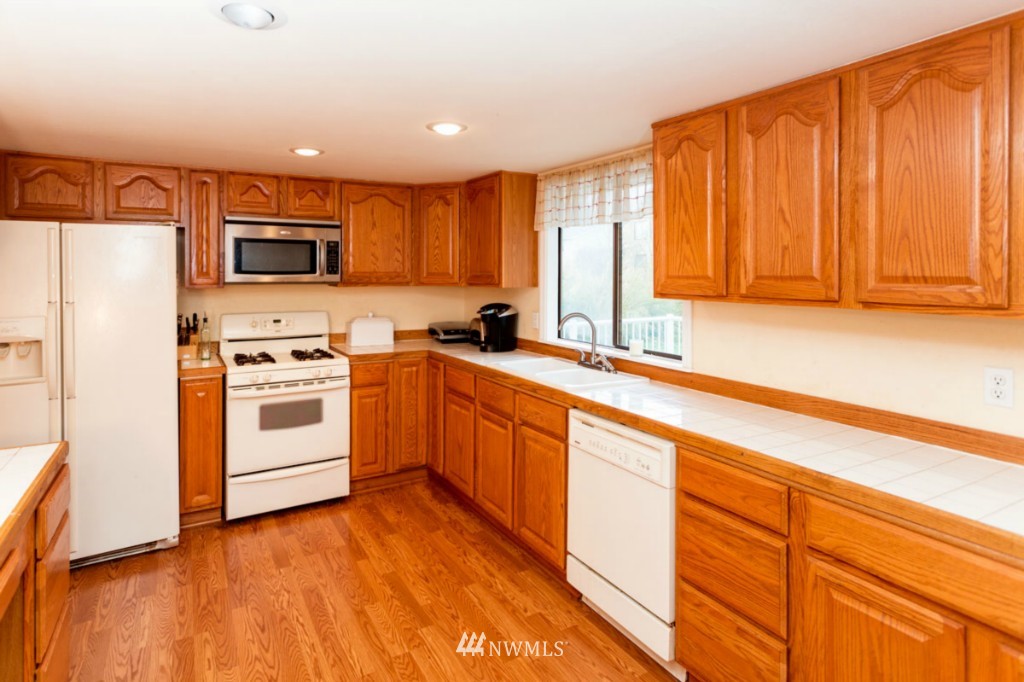 2403 186th Place Southeast Bothell, WA 98012 - Photo 4 of 5