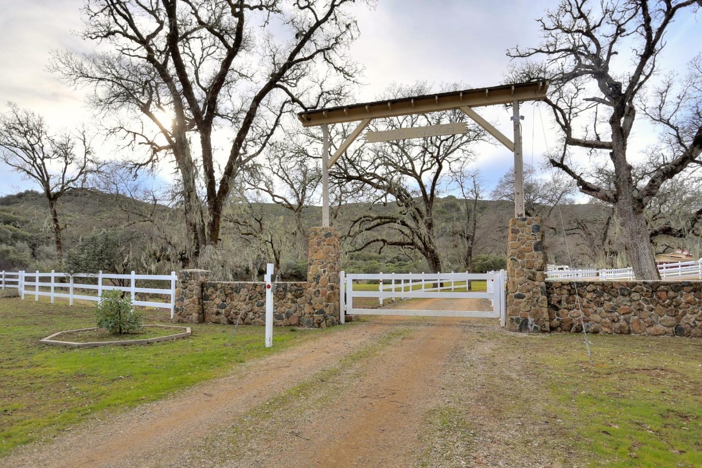 7151 Ridge Road Lakeport, CA 95453 - Photo 2 of 25 Gallery Image 2