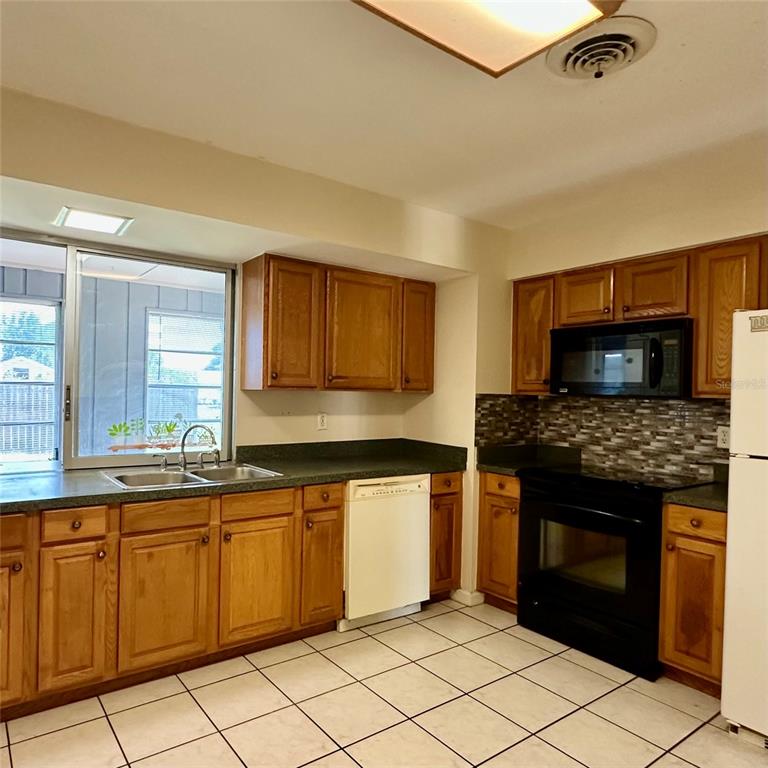 340 Peary Road Venice, FL 34293 - Photo 13 of 35 Gallery Image 13