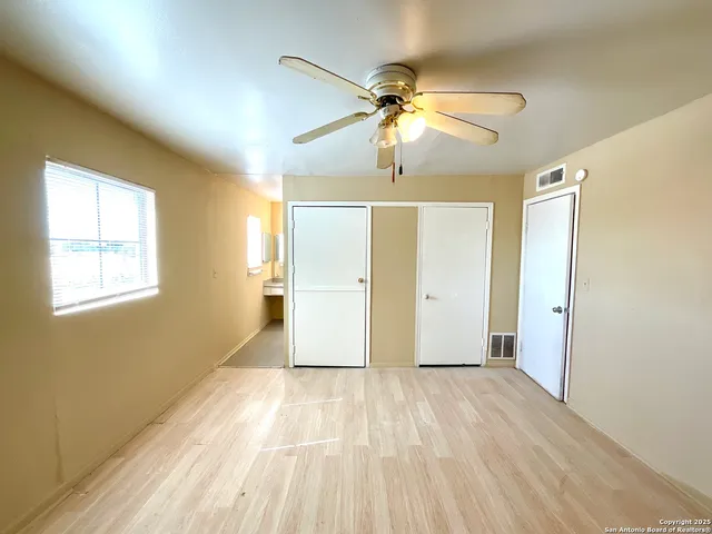 $975 | 7042 Glen Mist, San Antonio, TX 78239