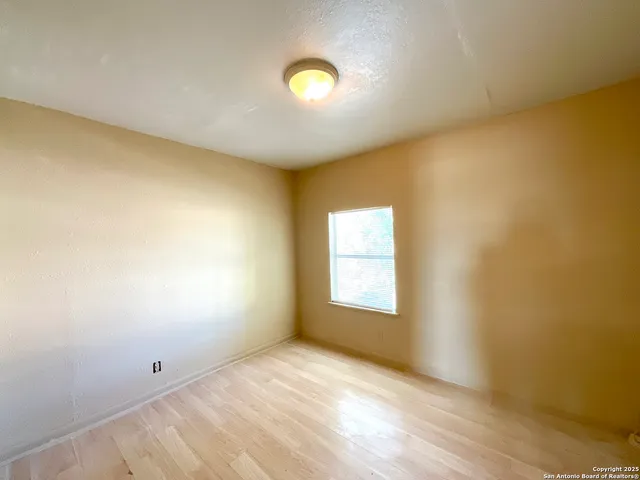 $975 | 7042 Glen Mist, San Antonio, TX 78239