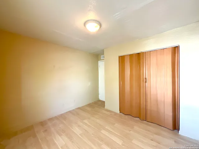 $975 | 7042 Glen Mist, San Antonio, TX 78239