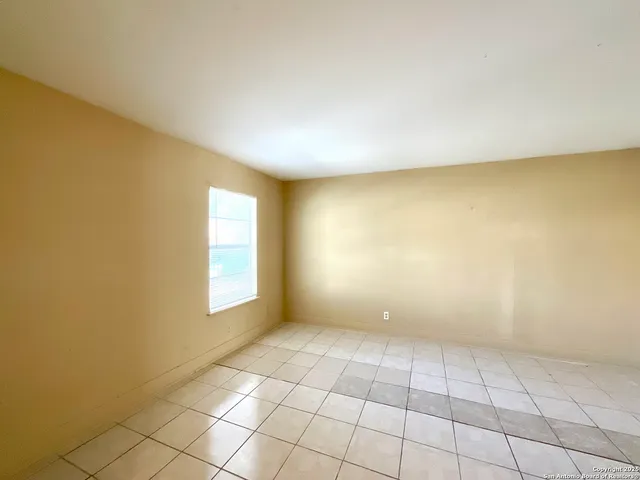 $975 | 7042 Glen Mist, San Antonio, TX 78239