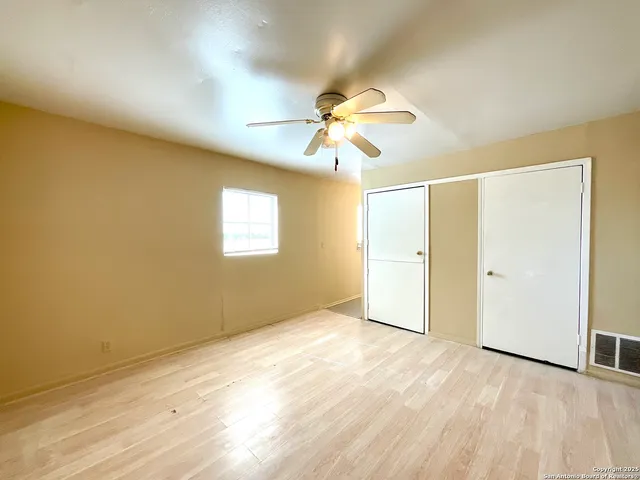 $975 | 7042 Glen Mist, San Antonio, TX 78239