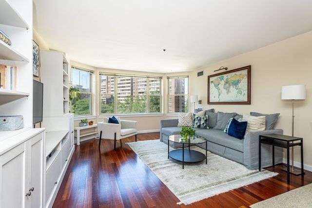 $610,000 | 150 Staniford Street, Unit 705, Boston, MA 02114