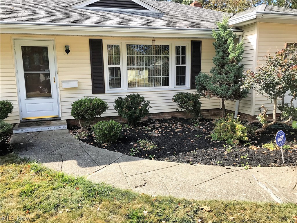 7042 Oakwood Road Parma Heights, OH 44130 - Photo 2 of 18