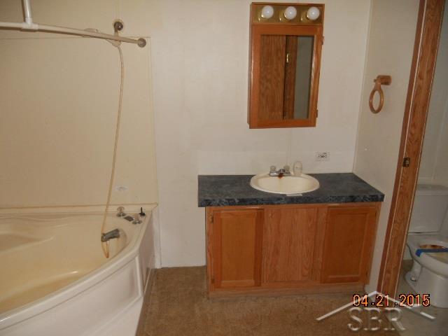 5576 West Bradford Road Shepherd, MI 48883 - Photo 6 of 12 31240067-5.JPG