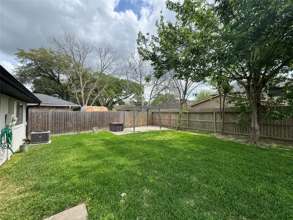 $2,000 | 3022 Becket Street, Pearland, TX 77584