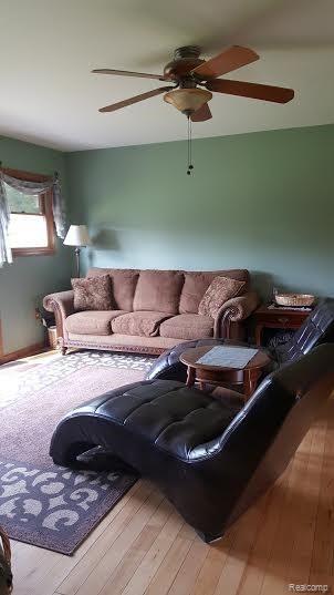 2536 Crooked Lake Road Howell, MI 48843 - Photo 13 of 34 Great Room.jpg