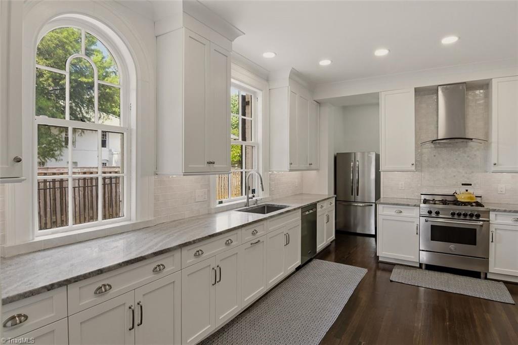 419 Stratford Road Northwest Winston-Salem, NC 27104 - Photo 15 of 37