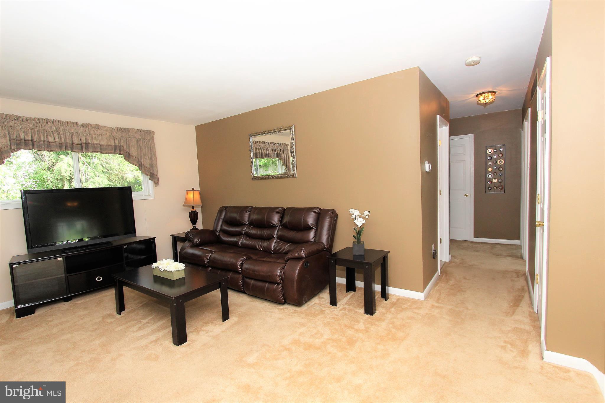 3032 Tarpon Road Riva, MD 21140 - Photo 11 of 25 Living Room