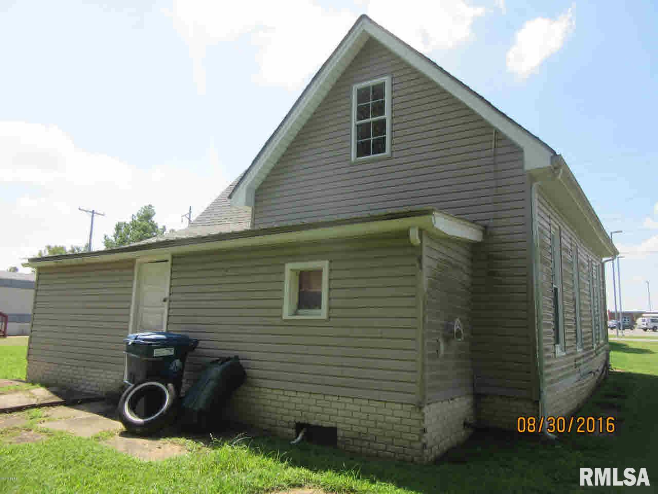 3008 Old Marion Road Metropolis, IL 62960 - Photo 3 of 17