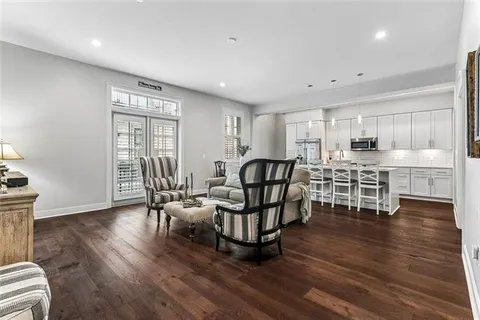 $740,000 | 731 St Charles Avenue, Unit 409, New Orleans, LA 70130