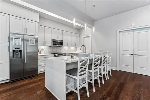 $740,000 | 731 St Charles Avenue, Unit 409, New Orleans, LA 70130