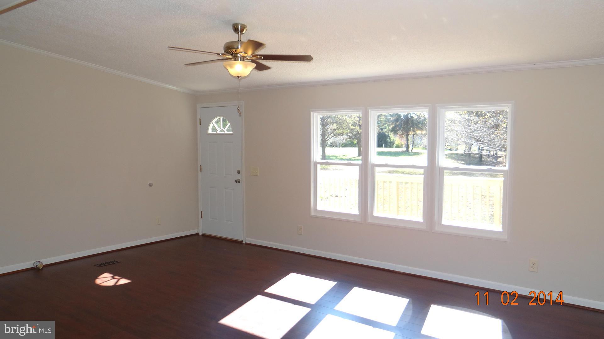 9711 Edenton Road Partlow, VA 22534 - Photo 7 of 30 Living Room