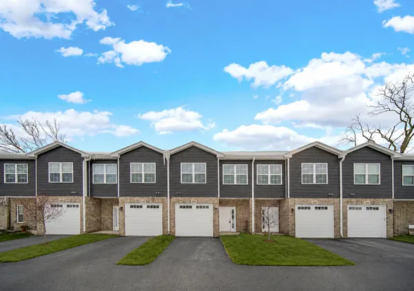 $335,000 | 5414 135th Street, Crestwood, IL 60418