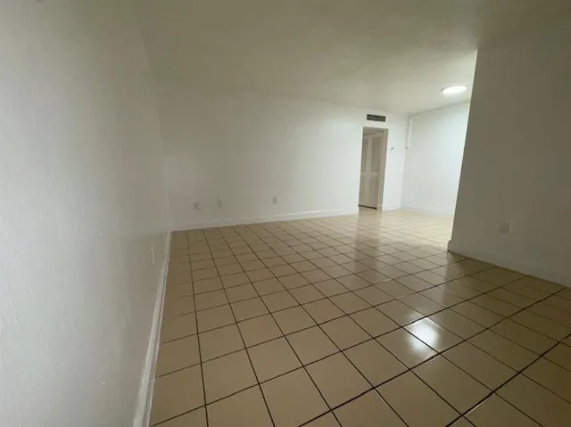 $1,650 | 2031 Northeast 139th Street, Unit 12, North Miami Beach, FL 33181