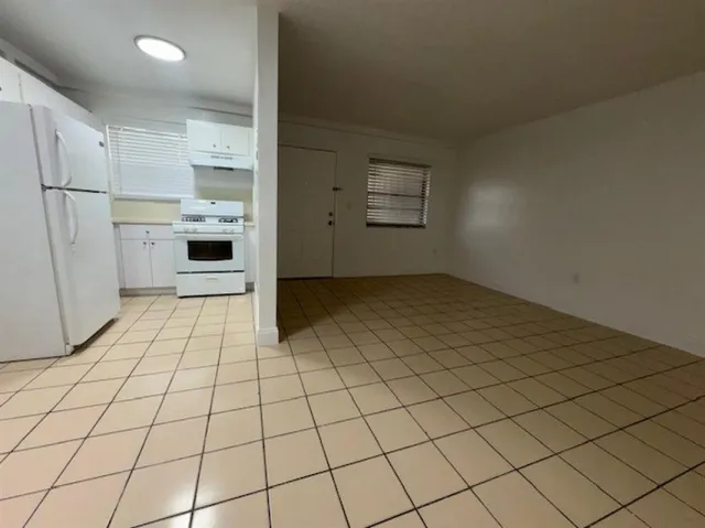 $1,650 | 2031 Northeast 139th Street, Unit 12, North Miami Beach, FL 33181