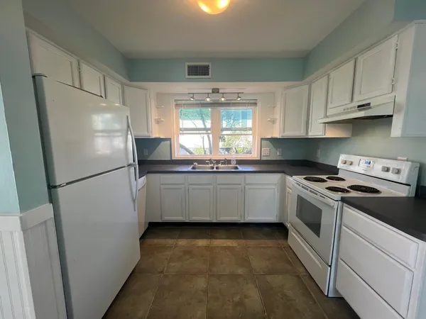 $1,095,000 | 1511 Holly Drive, North Myrtle Beach, SC 29582