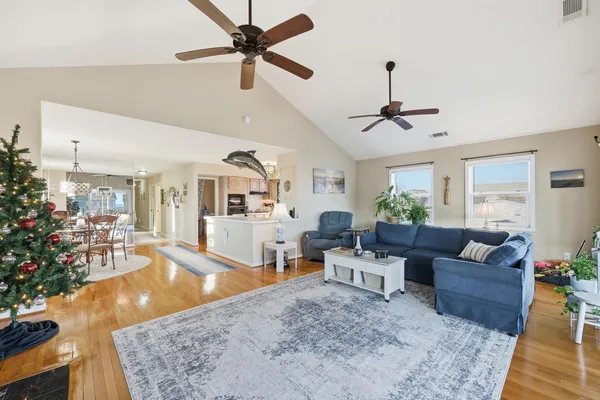 $1,095,000 | 1511 Holly Drive, North Myrtle Beach, SC 29582