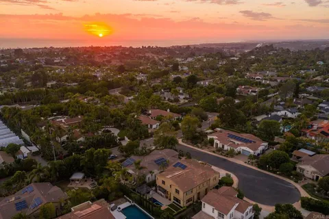 $2,995,000 | 809 Dolphin Circle, Encinitas, CA 92024