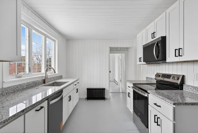 $275,000 | 9 Brooks Street, Augusta, ME 04330