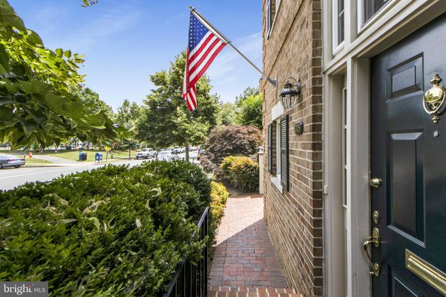 $900,000 | 1008 North Royal Street, Alexandria, VA 22314