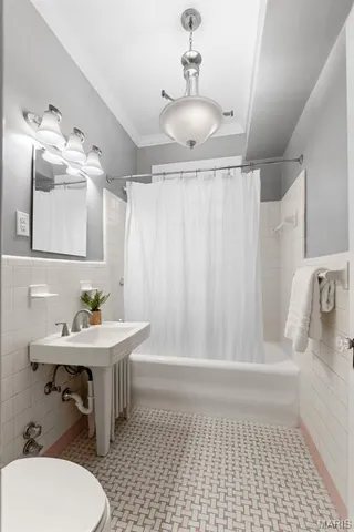 $217,500 | 625 South Skinker Boulevard, Unit 202, St. Louis, MO 63105