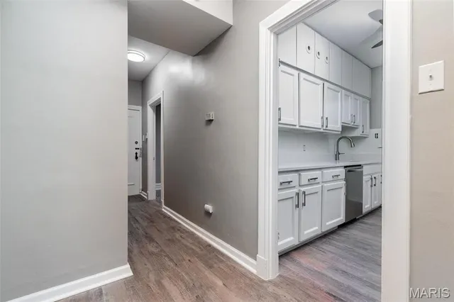 $217,500 | 625 South Skinker Boulevard, Unit 202, St. Louis, MO 63105