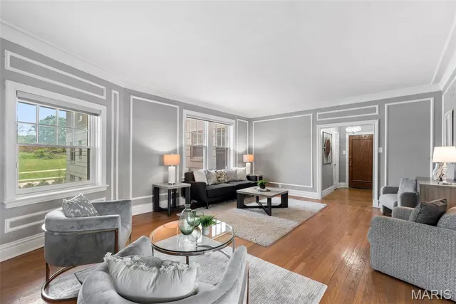 $217,500 | 625 South Skinker Boulevard, Unit 202, St. Louis, MO 63105