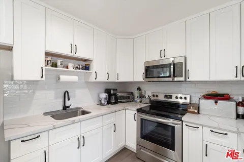 $699,000 | 10648 Franlie Drive, Sunland, CA 91040