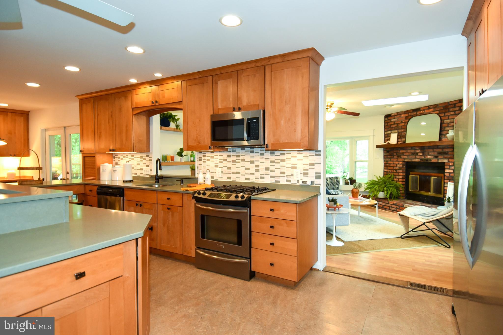 6608 Garrett Road Derwood, MD 20855 - Photo 11 of 38 Kitchen leads to family room