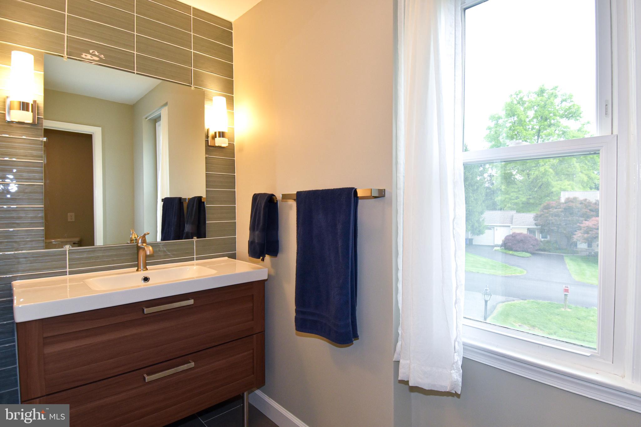 6608 Garrett Road Derwood, MD 20855 - Photo 21 of 38 Second vanity in en suite bath