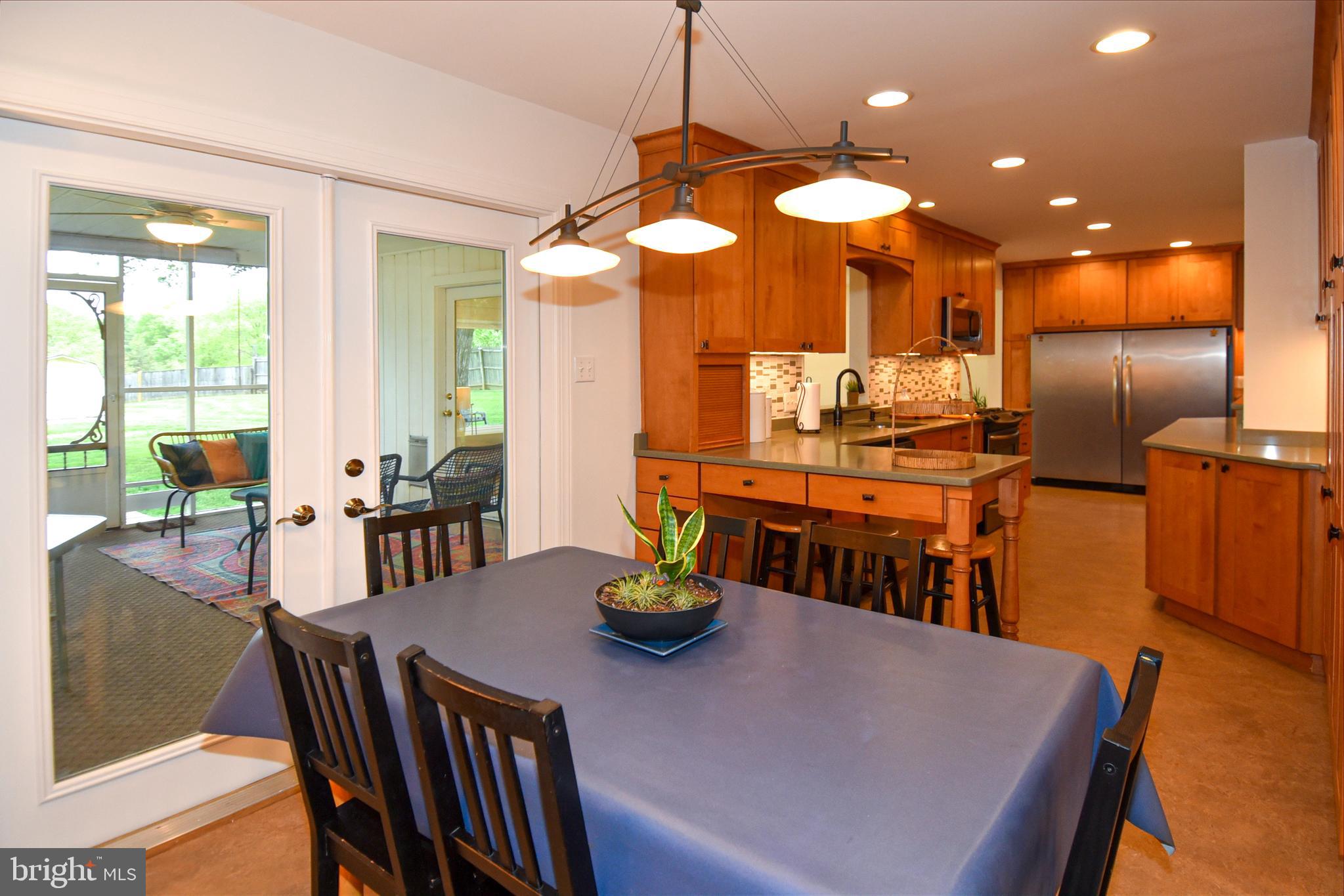 6608 Garrett Road Derwood, MD 20855 - Photo 8 of 38 Dining area