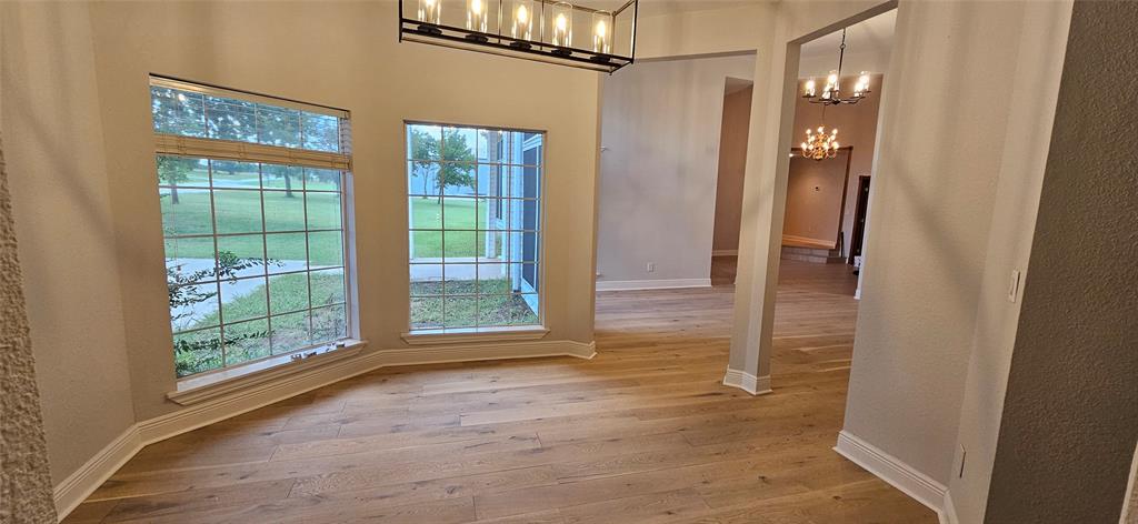 137 Oakview Gainesville, TX 76240 - Photo 9 of 37 Formal Dining.
