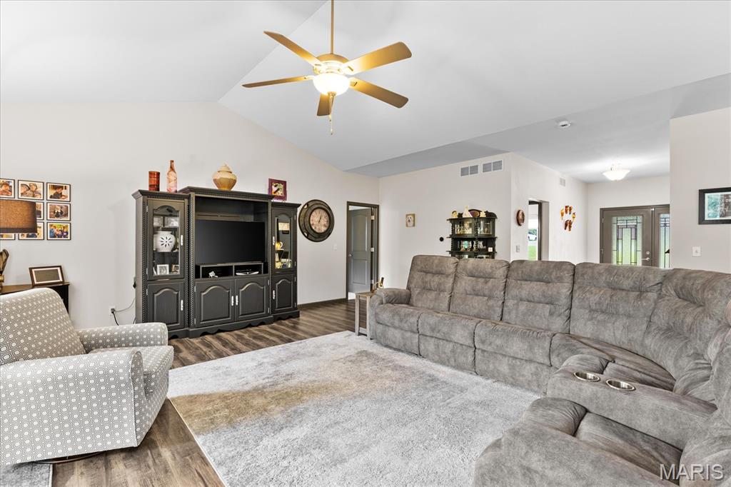 645 Hill Castle Road Columbia, IL 62236 - Photo 4 of 61 Gallery Image 4