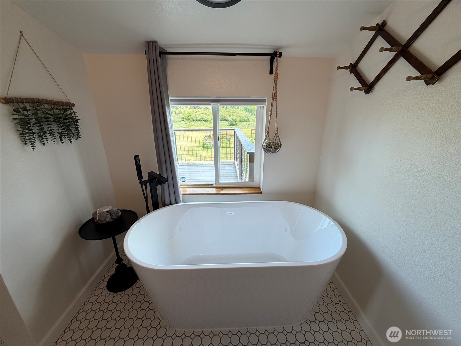 1518 Ocean Beach Road Hoquiam, WA 98550 - Photo 19 of 40