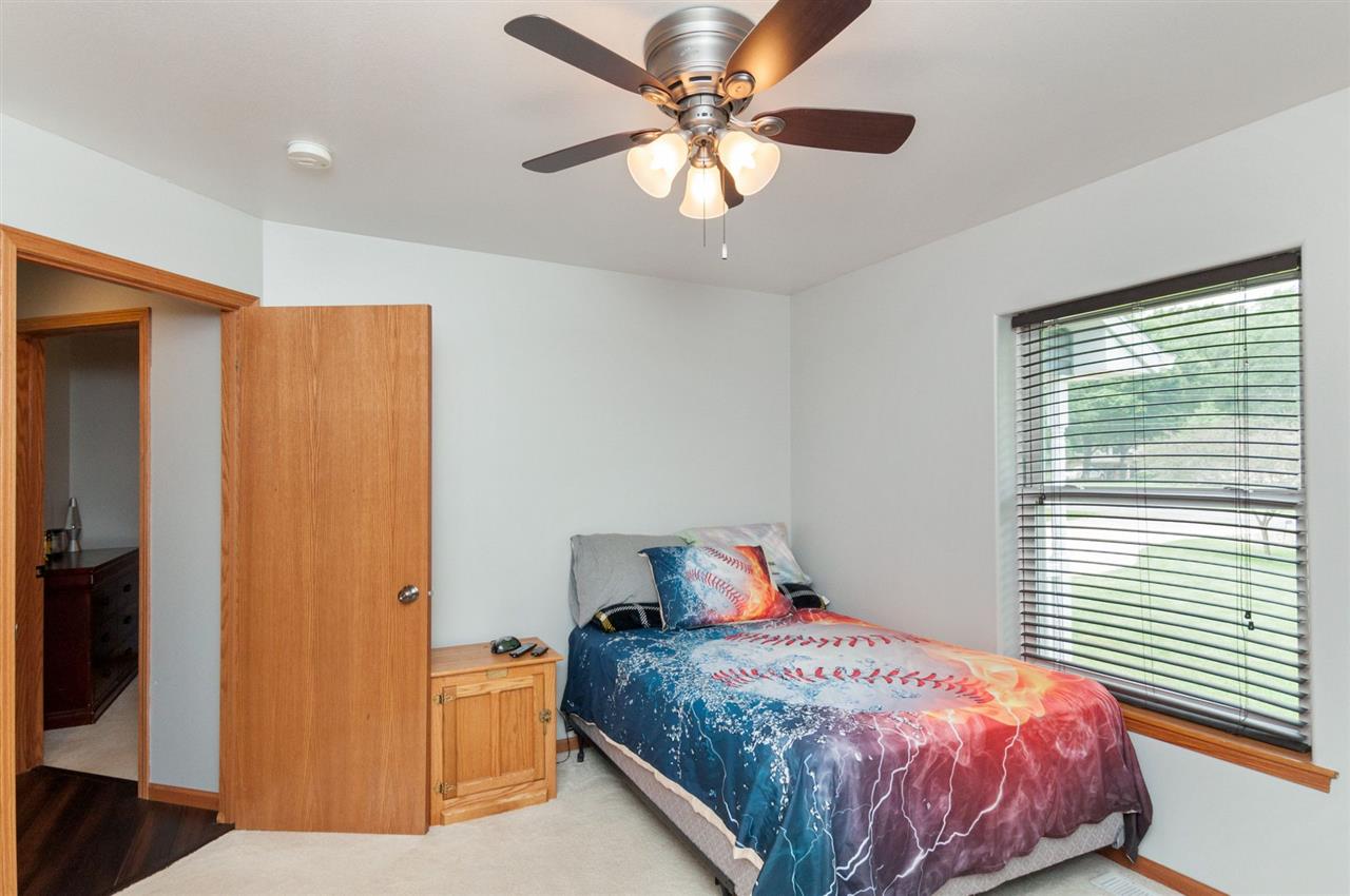 981 Cedar Crest Road Cedar Rapids, IA 52403 - Photo 15 of 26 Gallery Image 15