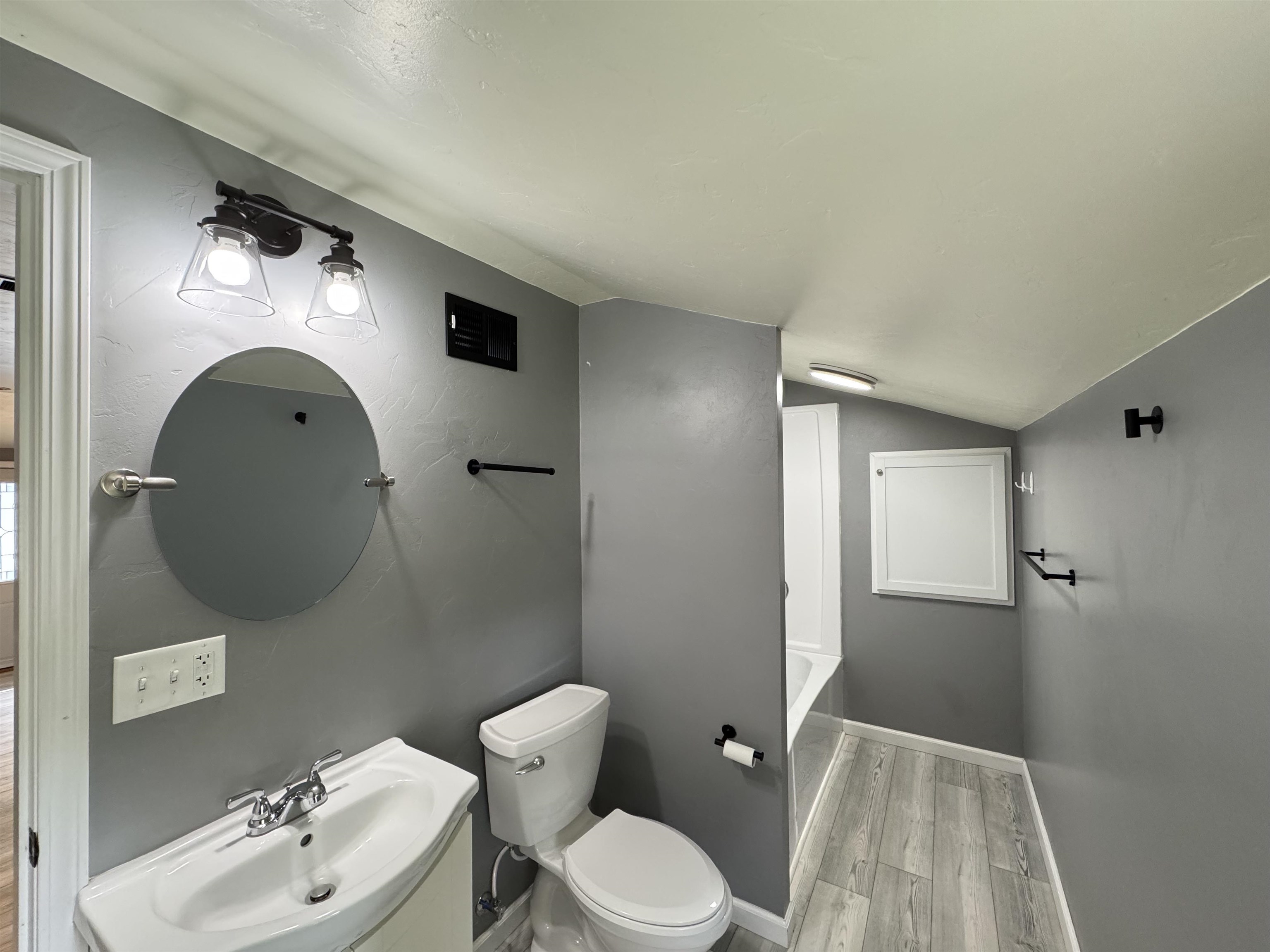 803 Demarest Avenue Waupaca, WI 54981 - Photo 8 of 16