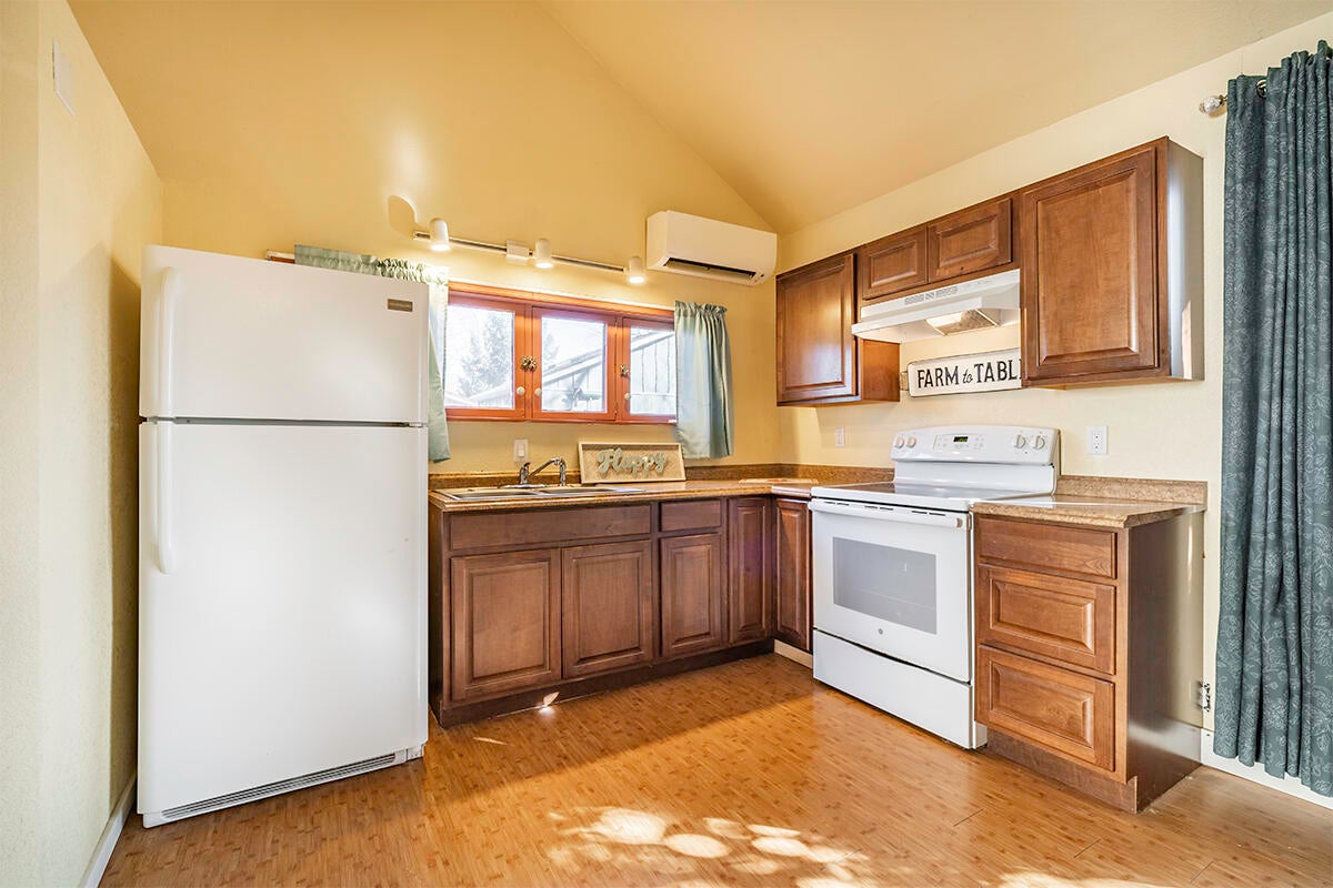 1016 Reddy Avenue Medford, OR 97504 - Photo 27 of 37 DSC06144-HDR