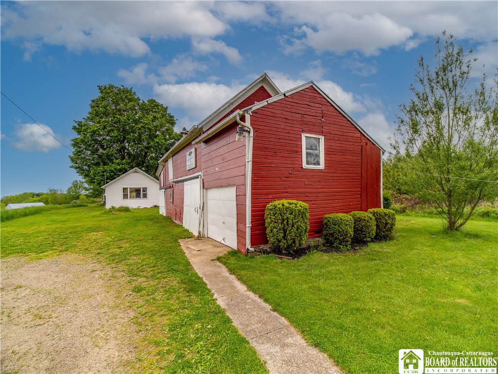3818 Lakeview Road Pomfret, NY 14063 - Photo 4 of 29