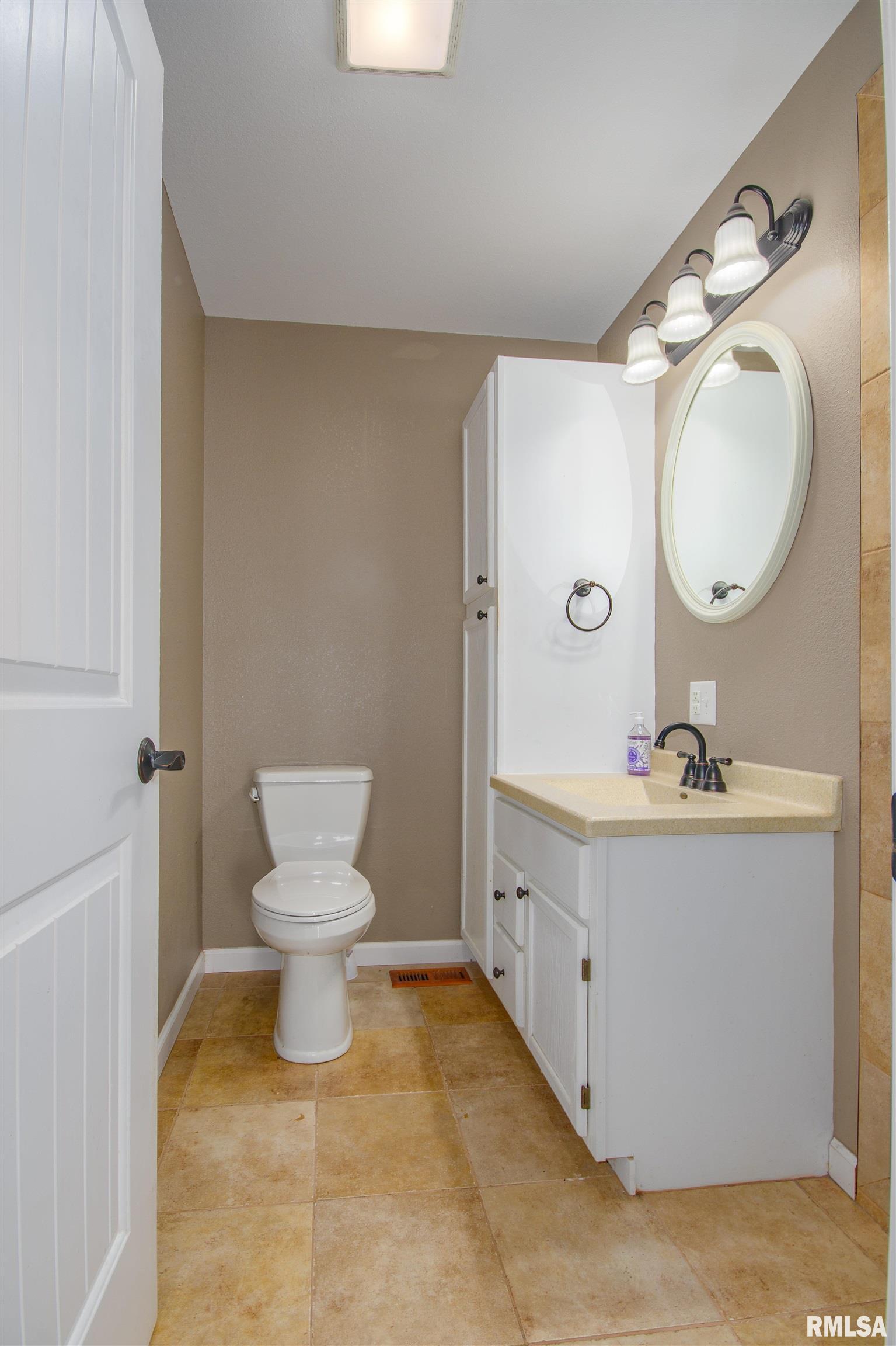 402 A Edgewood Road Salem, IL 62881 - Photo 24 of 42 Gallery Image 24